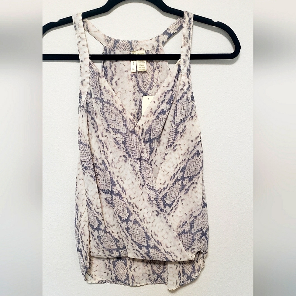 💜2 for $10 💜 Size M Snakeskin Print Tank